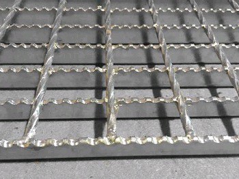 Serrated Galvanized Grating